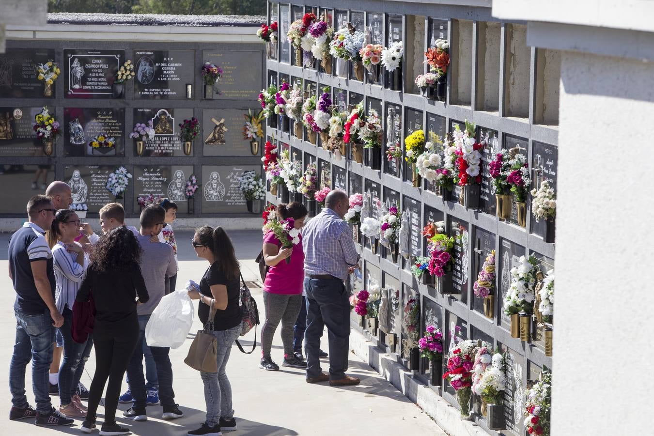 Multitudinaria visita al Cementerio Mancomunado de Chiclana