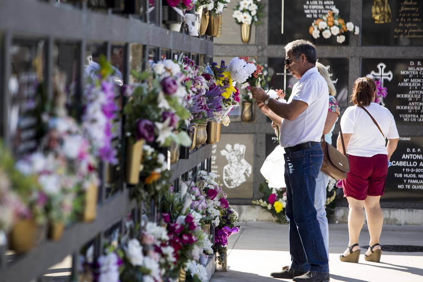 Multitudinaria visita al Cementerio Mancomunado de Chiclana