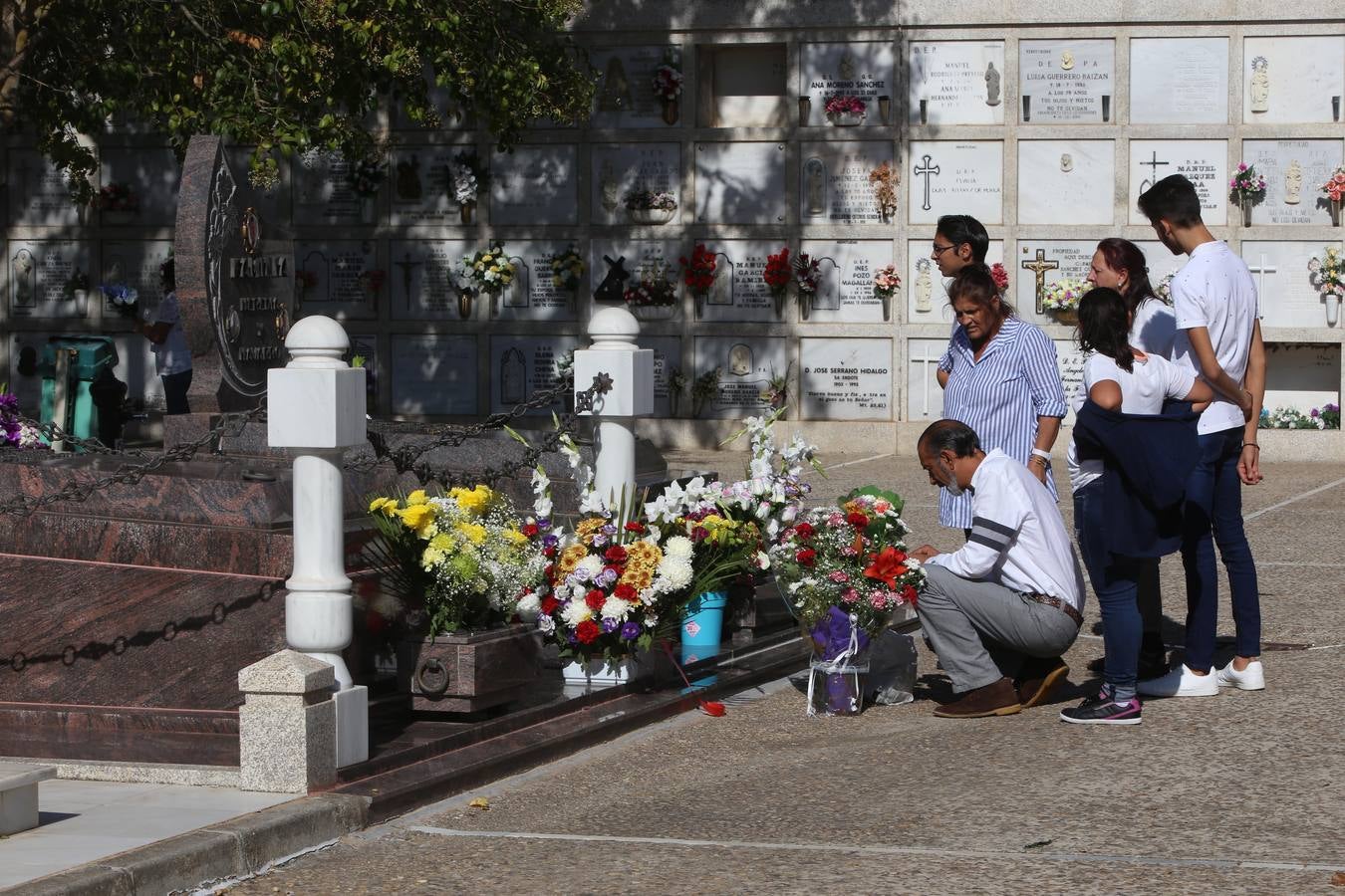 Multitudinaria visita al Cementerio Mancomunado de Chiclana