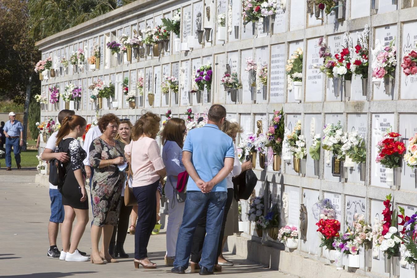 Multitudinaria visita al Cementerio Mancomunado de Chiclana