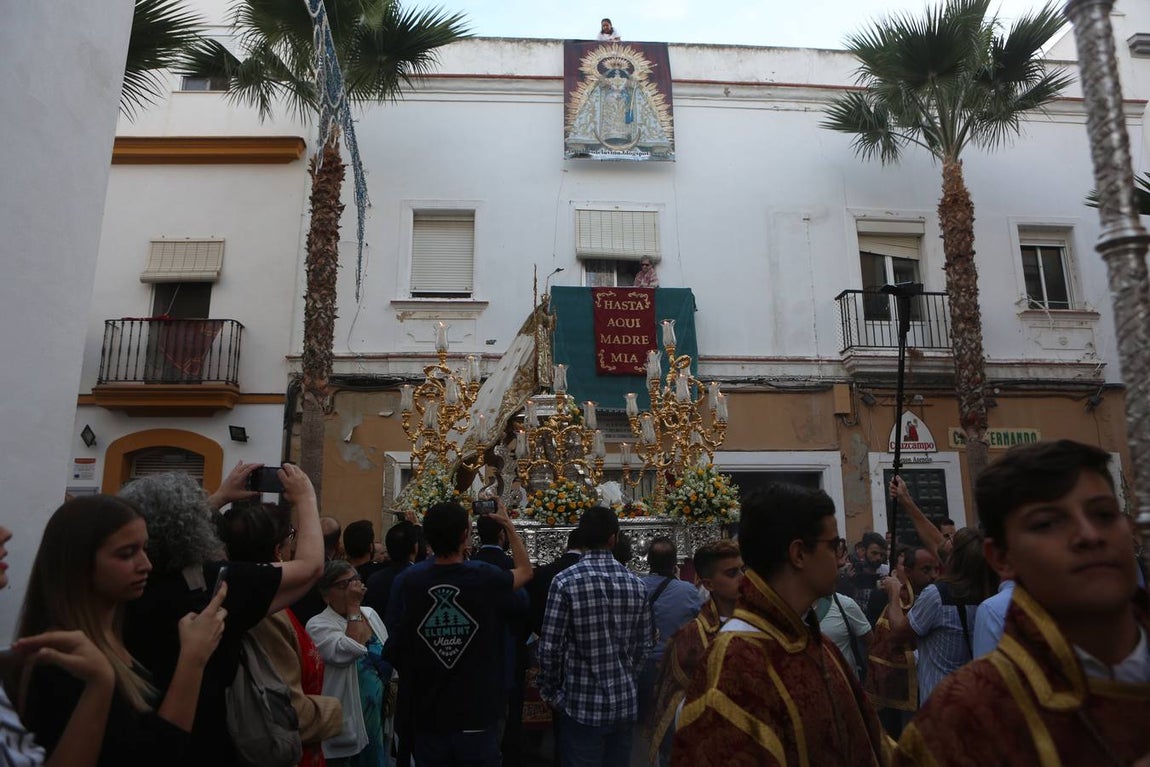La procesión de la Virgen de La Palma de Cádiz, en imágenes