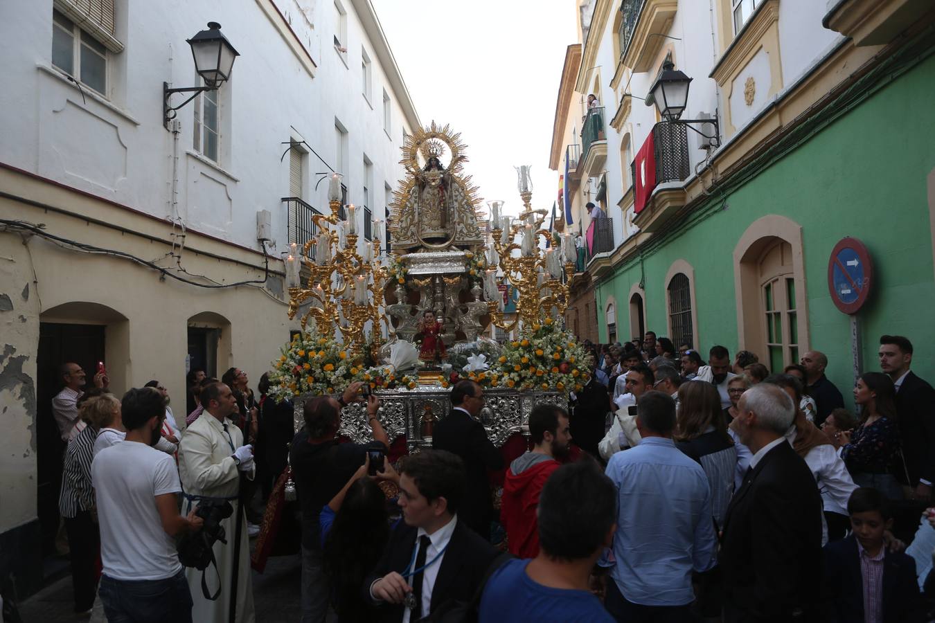 La procesión de la Virgen de La Palma de Cádiz, en imágenes