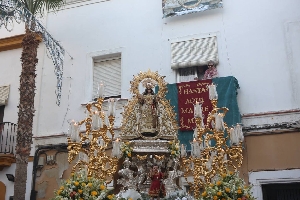 La procesión de la Virgen de La Palma de Cádiz, en imágenes