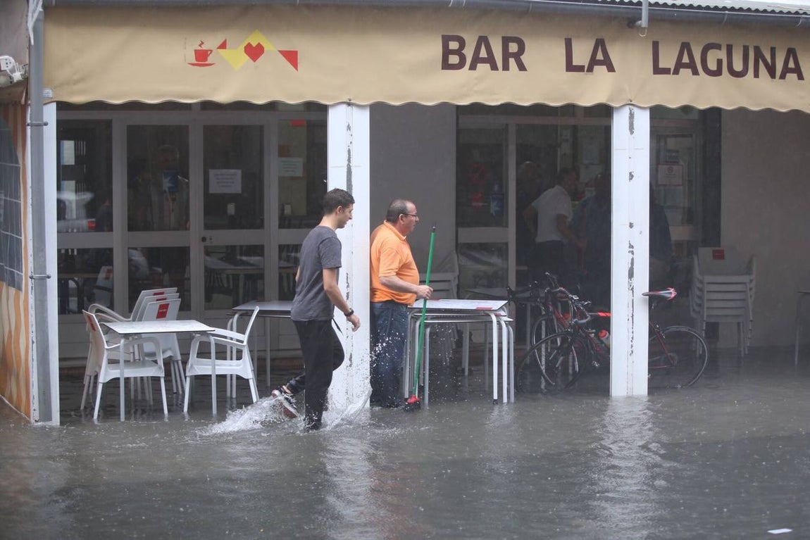 El temporal inunda también la capital