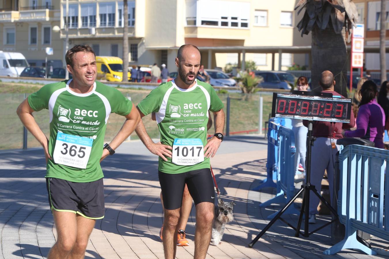 Búscate en la IV Carrera contra el cáncer de Cádiz (I)