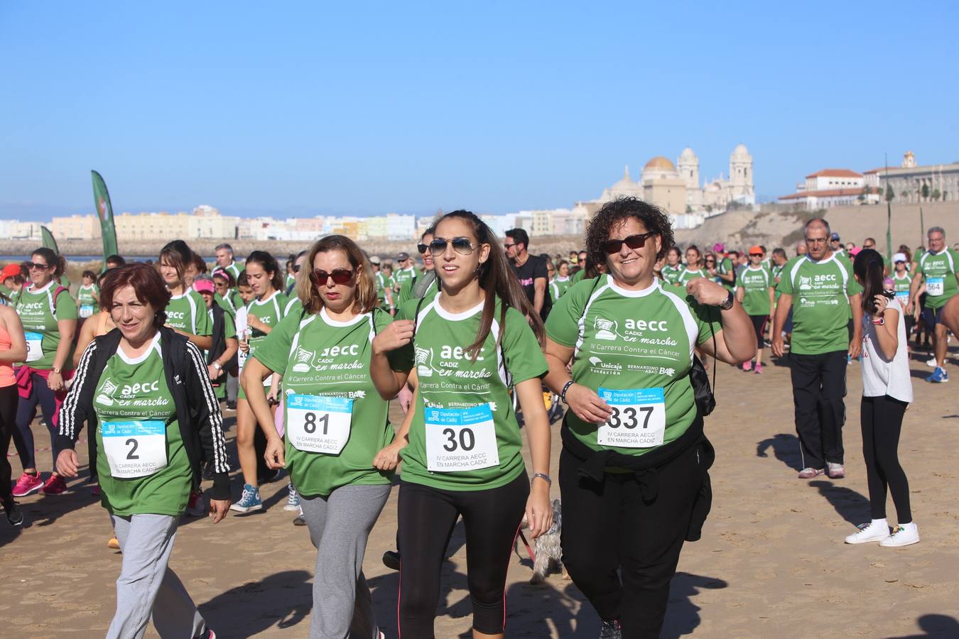 Búscate en la IV Carrera contra el cáncer de Cádiz (I)