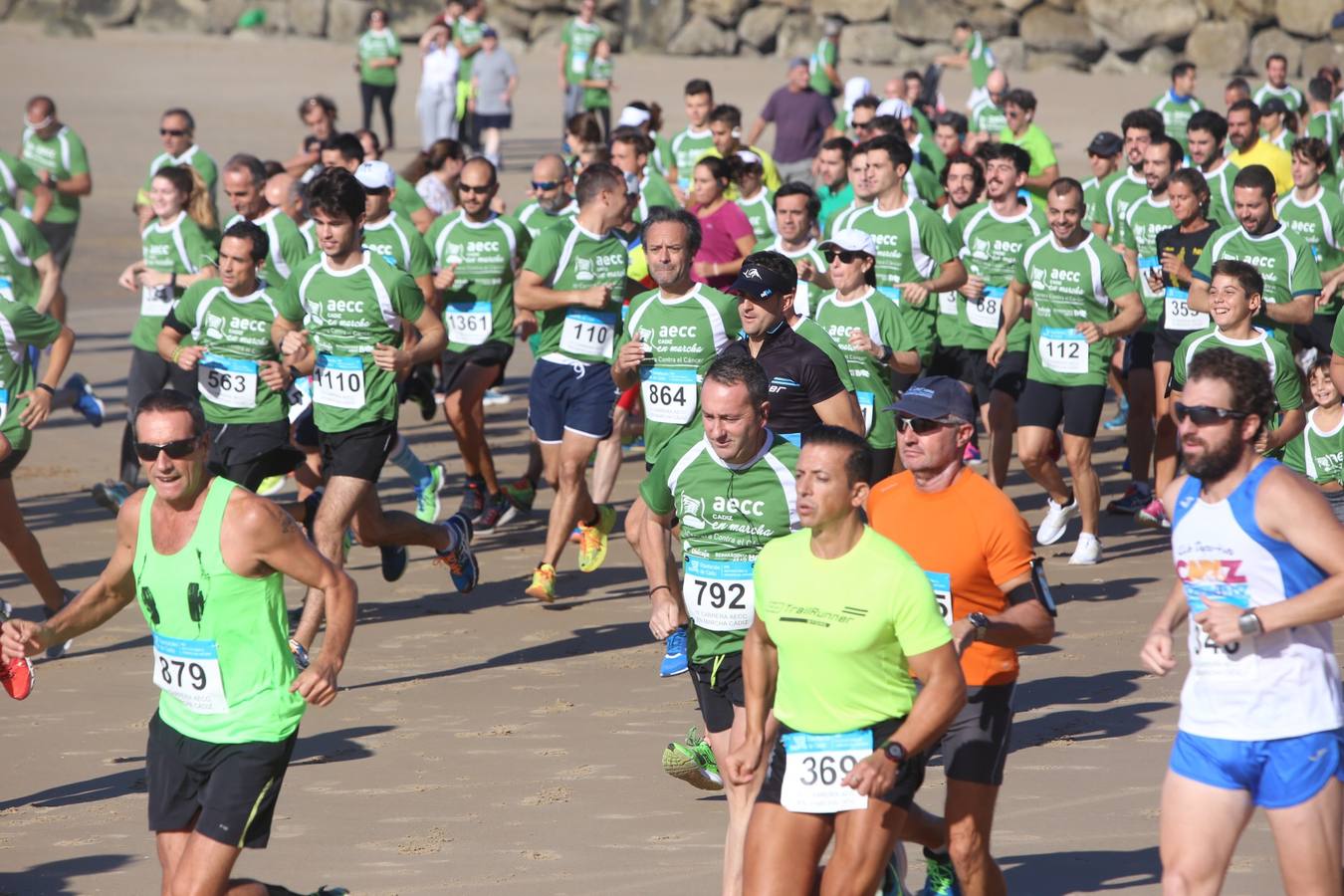 Búscate en la IV Carrera contra el cáncer de Cádiz (I)