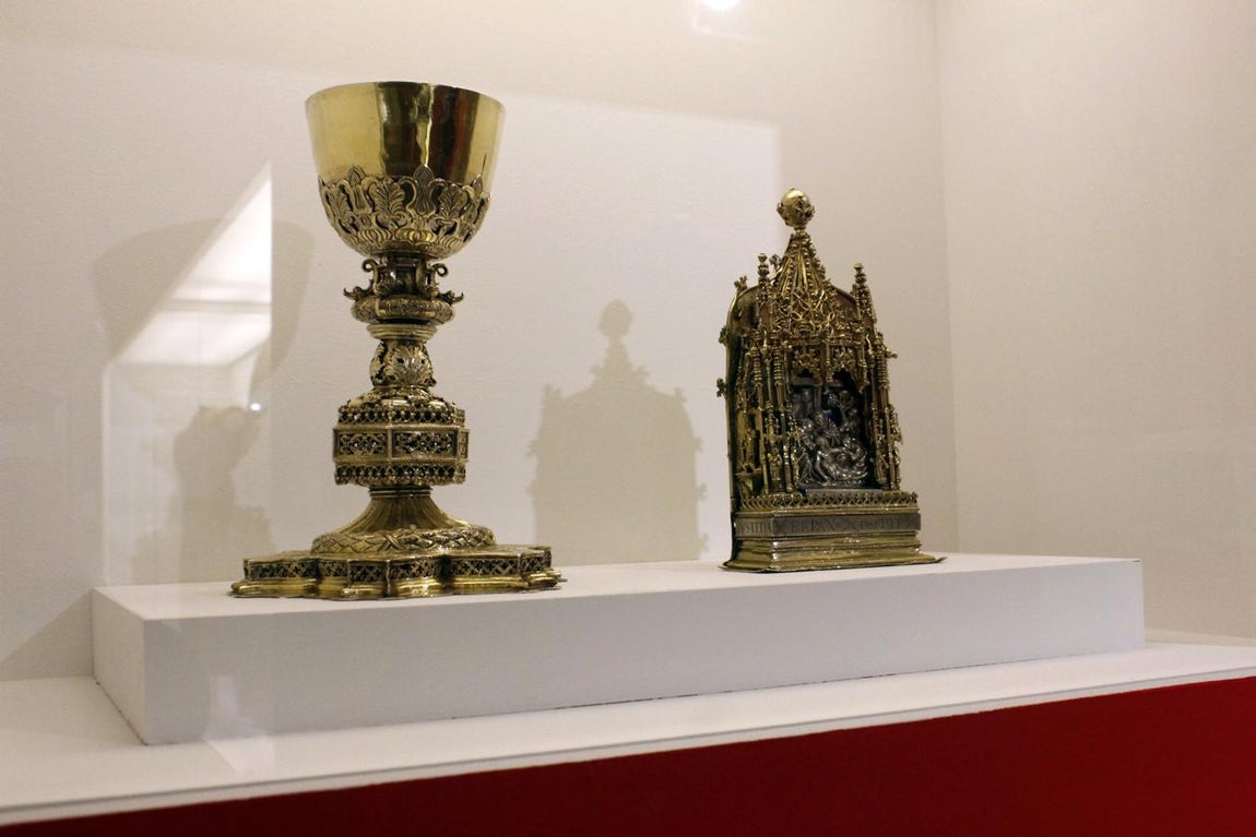 La exposición de Cisneros en la catedral de Toledo, en imágenes