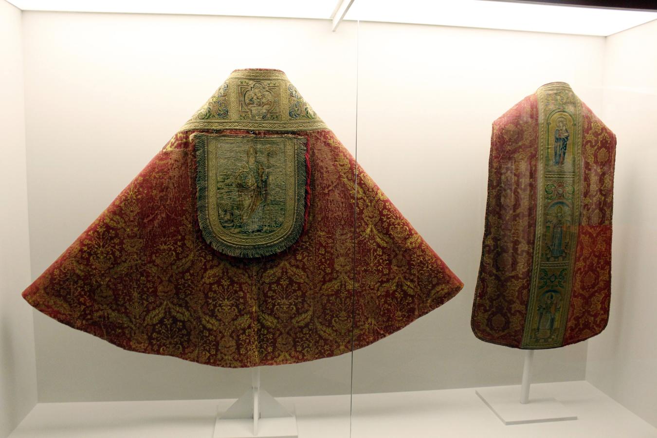 La exposición de Cisneros en la catedral de Toledo, en imágenes