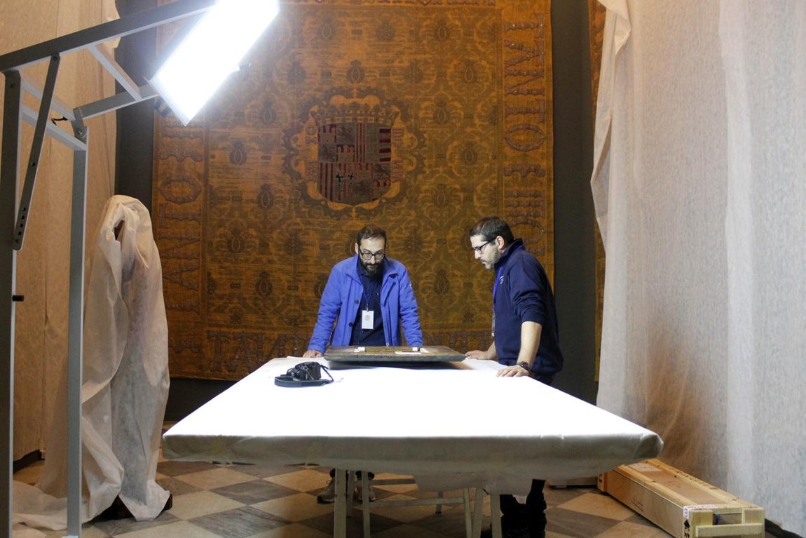 La exposición de Cisneros en la catedral de Toledo, en imágenes