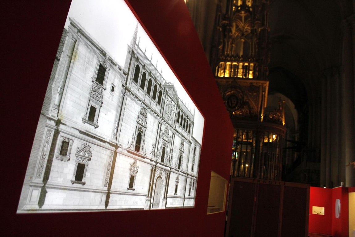 La exposición de Cisneros en la catedral de Toledo, en imágenes