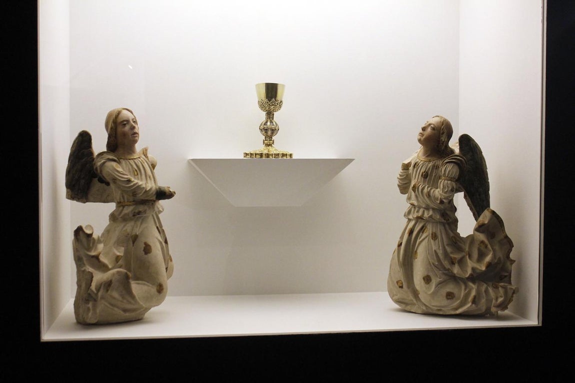 La exposición de Cisneros en la catedral de Toledo, en imágenes