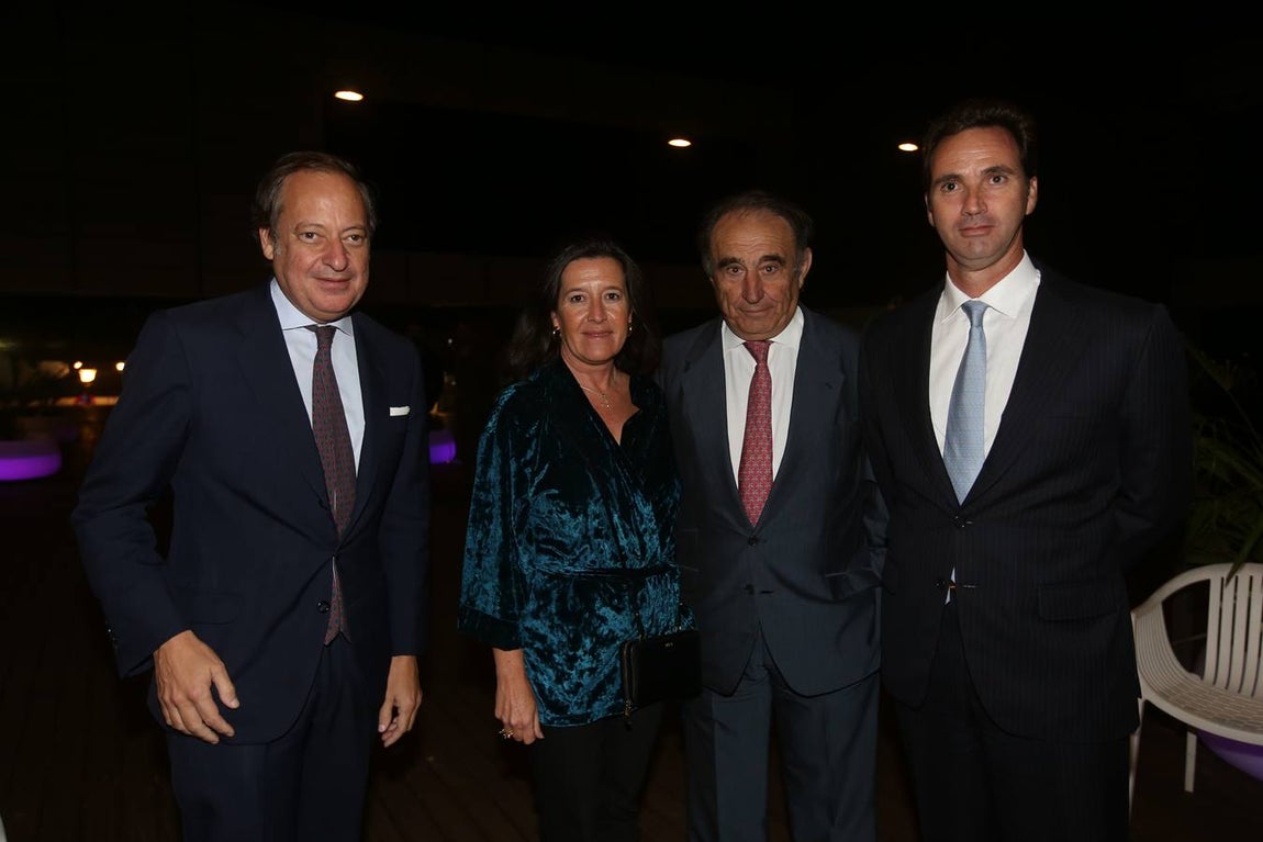 Álvaro Rodriguez Guitart, Ada Bernal, Guillermo Gallardo y Álvaro Núñez. 