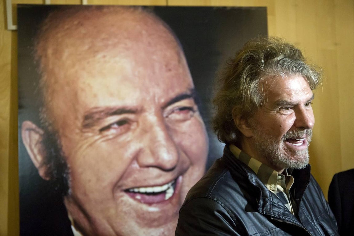 Rostros conocidos en la capilla ardiente del humorista