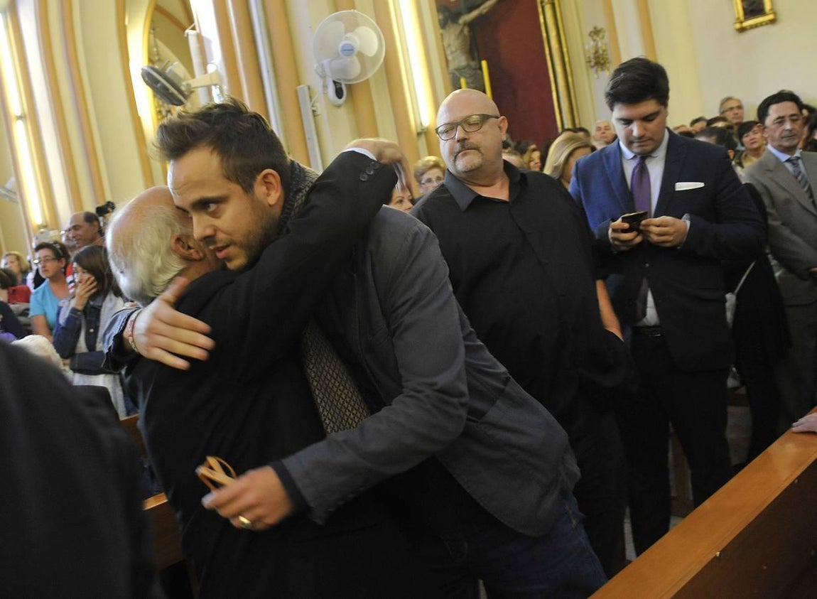 Paz Padilla, Bigote Arrocet y Manolo Sarria despiden a Chiquito de la Calzada