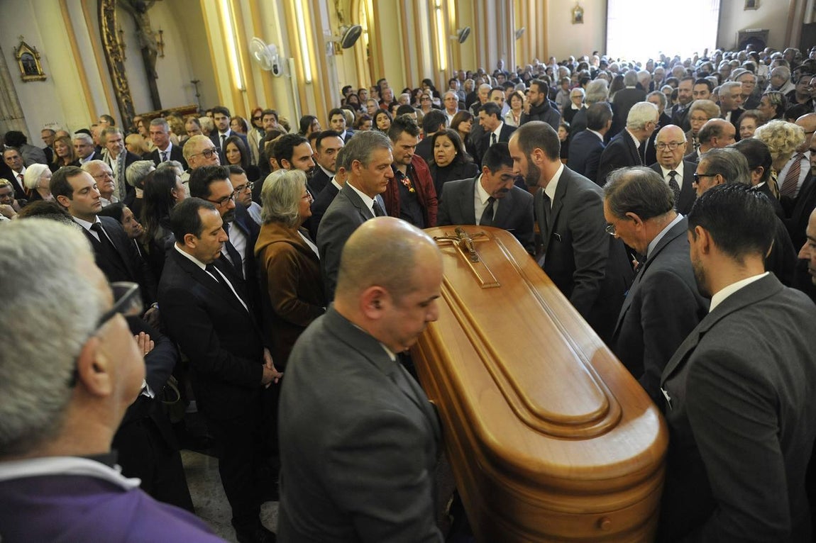 Paz Padilla, Bigote Arrocet y Manolo Sarria despiden a Chiquito de la Calzada