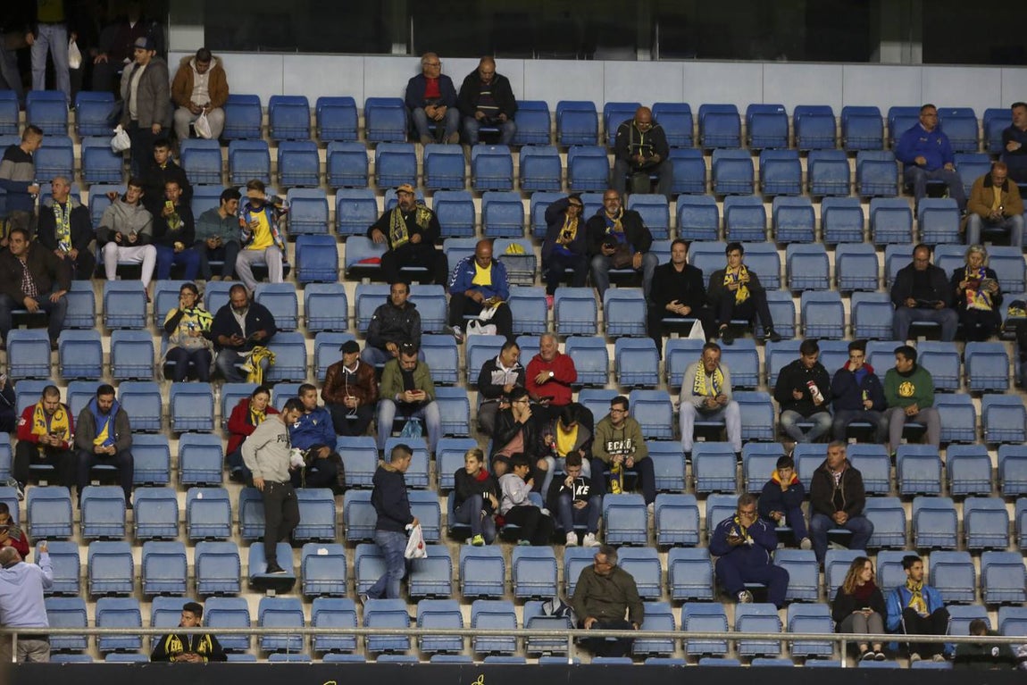 ¿Has estado en el partido? Búscate en las gradas