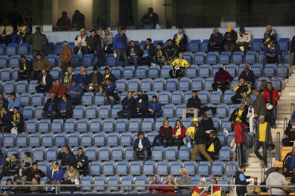 ¿Has estado en el partido? Búscate en las gradas