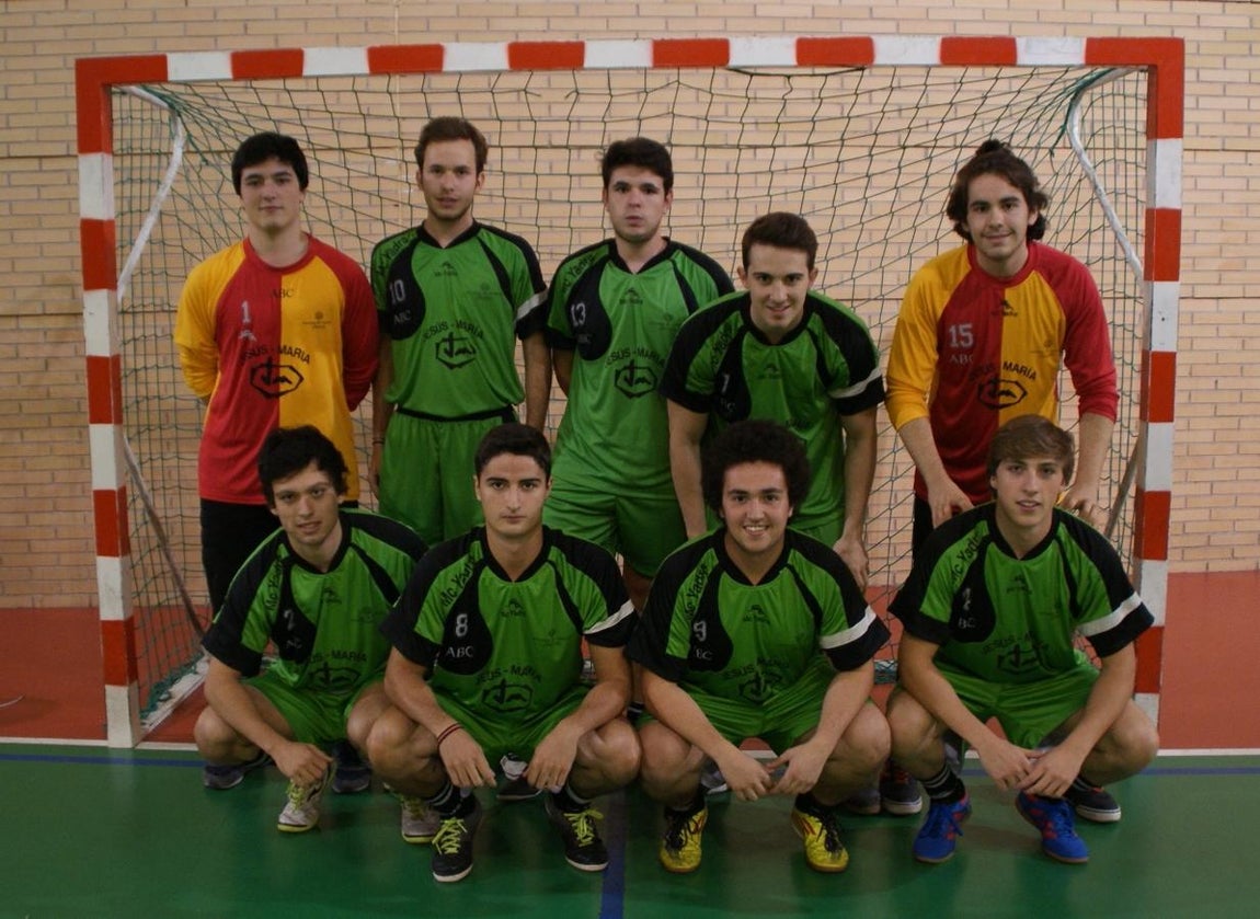 Las mejores imágenes del partido de fútbol sala entre Jesús María y BVM Irlandesas