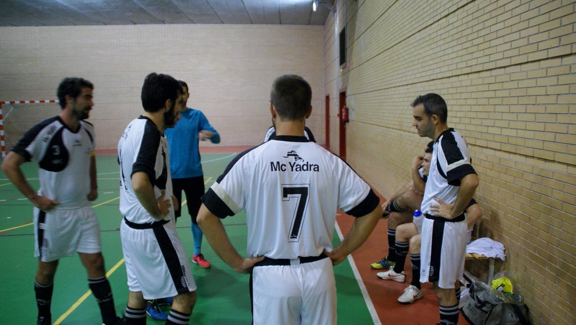 Las mejores imágenes del partido de fútbol sala entre Jesús María y BVM Irlandesas