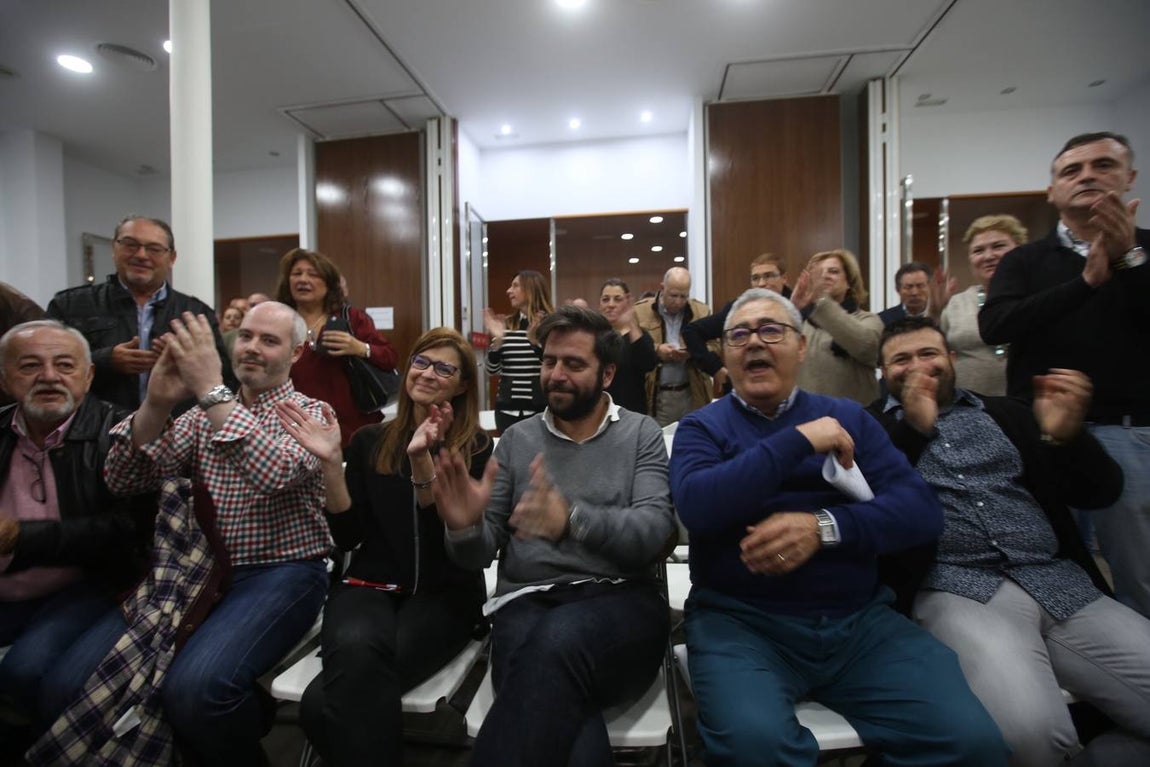 Fran González reelegido líder de los socialistas gaditanos frente a Blanca Flores