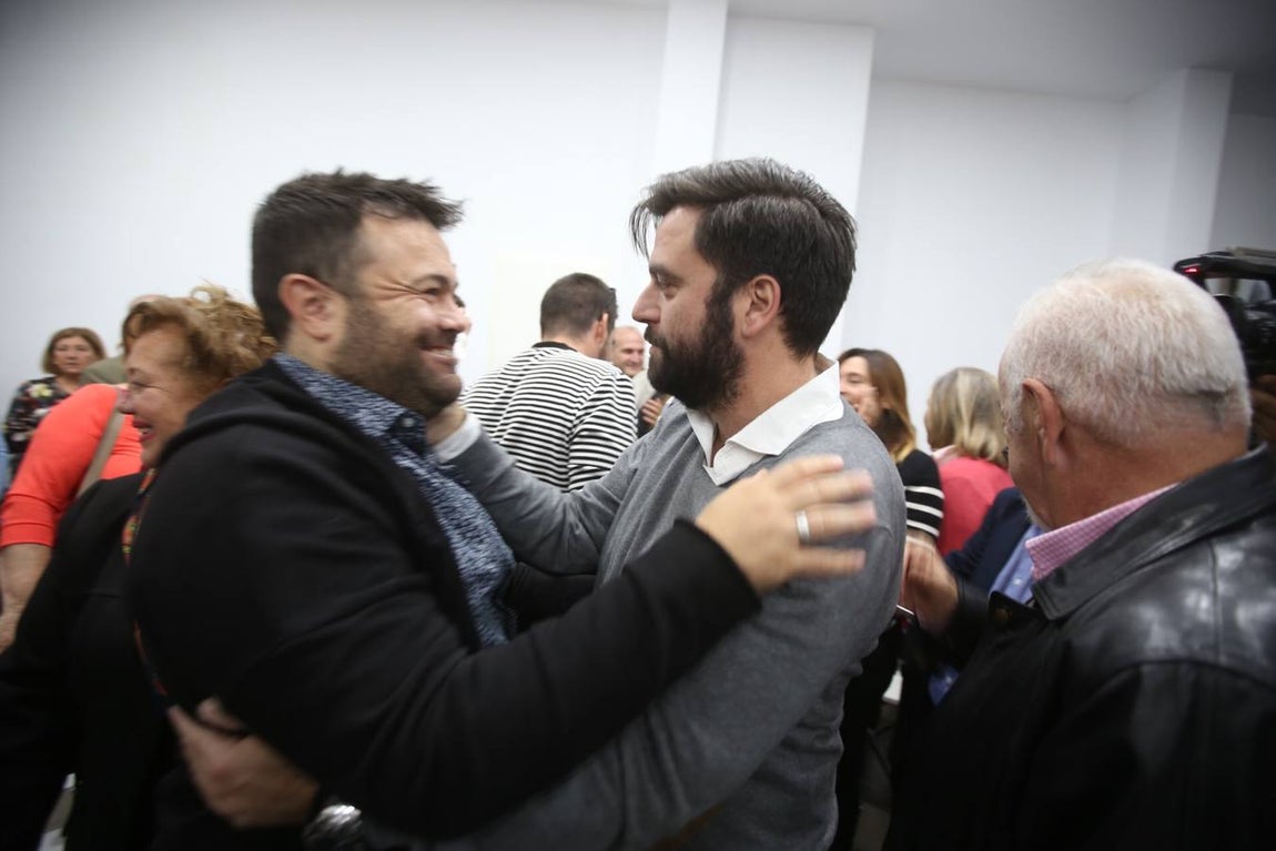 Fran González reelegido líder de los socialistas gaditanos frente a Blanca Flores