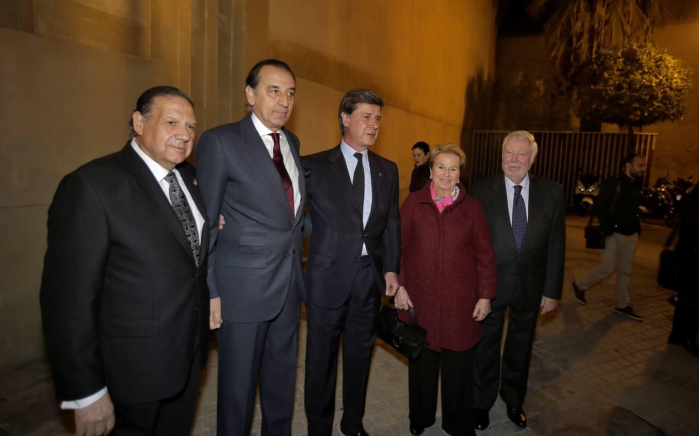 Pepe Moreno, Manuel Ruiz Rojas, Cayetano Martínez de Irujo y José Luis García Palacios con su esposa