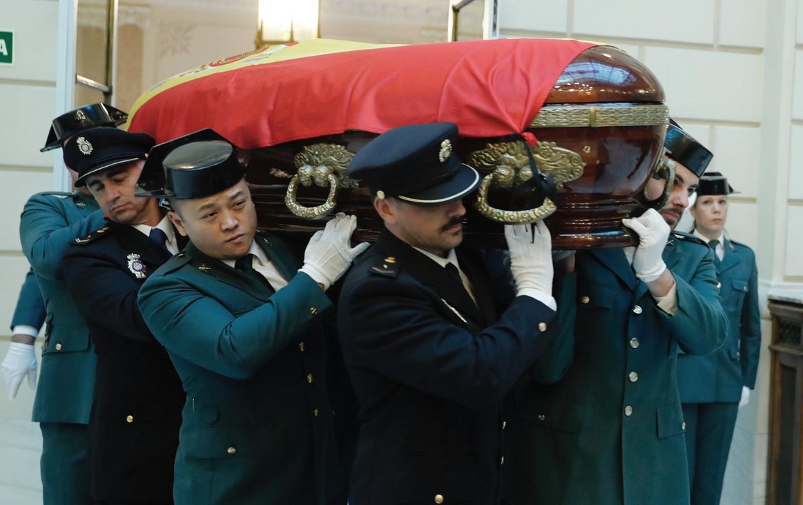 La capilla ardiente ha sido instalada en la Fiscalía General del Estado. 