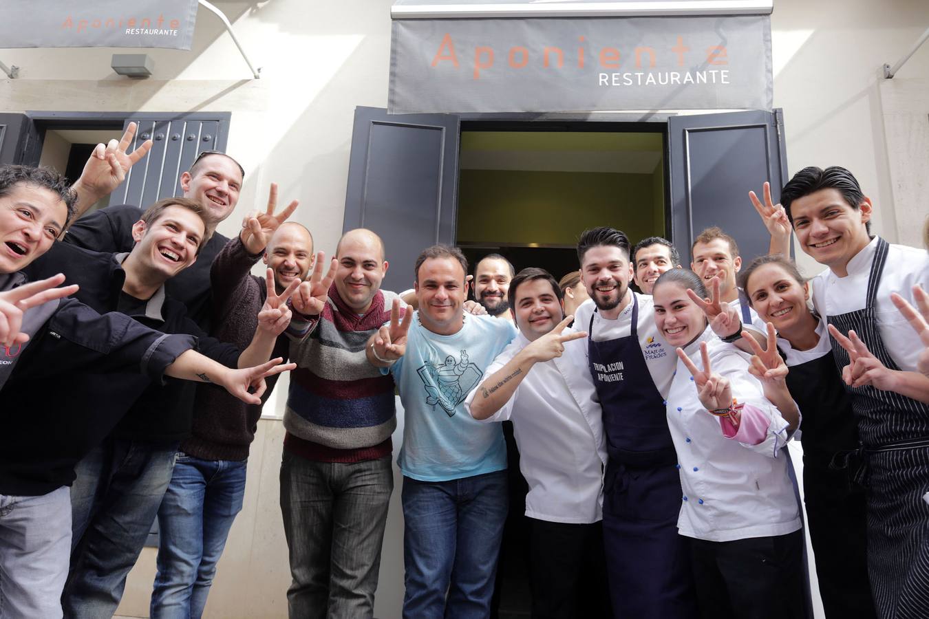 Ángel León celebra con su equipo la segunda estrella Michelin para su restaurante Aponiente de El Puerto