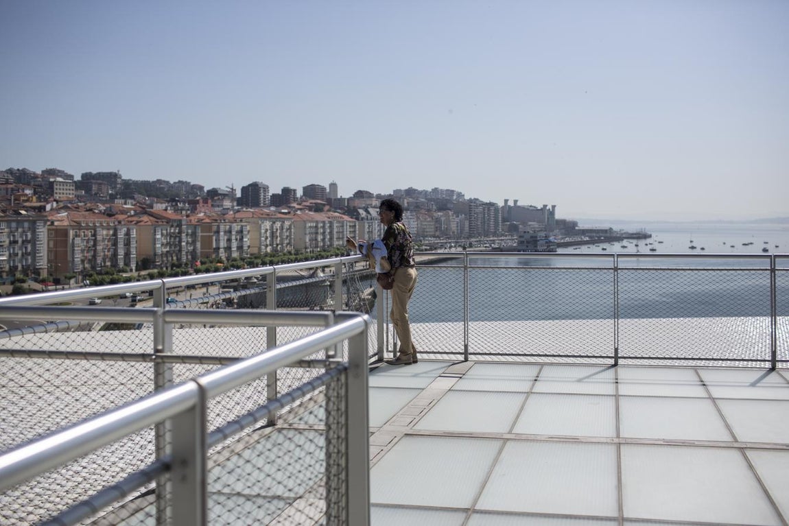 DESCUBRE LAS MEJORES VISTAS DE SANTANDER Y LA BAHÍA DESDE LA AZOTEA. Reserva ya tu entrada y evita colas: <a href="http://www.centrobotin.org/comprar-entrada-centro-botin/?utm_medium=display&amp;utm_source=abclistadocultura&amp;utm_campaign=Entradas&amp;utm_content=entradas&amp;utm_term=spanish" target="_blank">www.centrobotin.org </a>. 