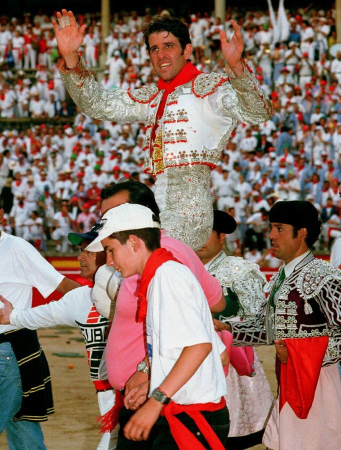 Los triunfos y las cornadas de Padilla, en imágenes
