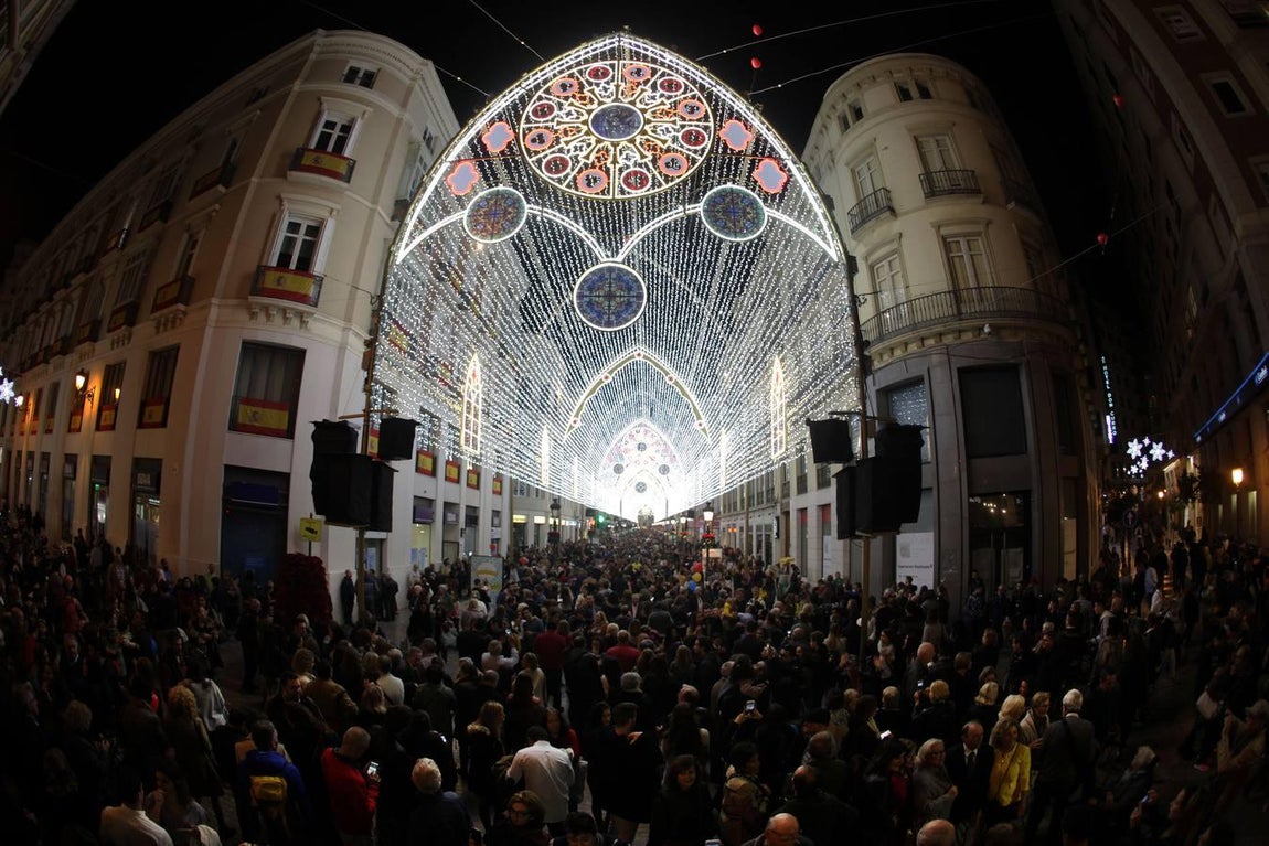 Málaga enciende la Navidad con su espectacular alumbrado