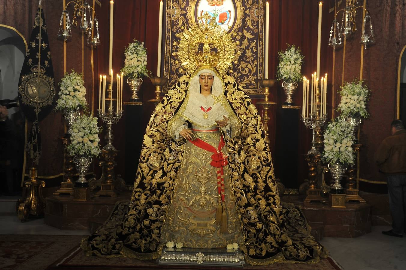 Galería del besamanos de la Virgen de la Caridad