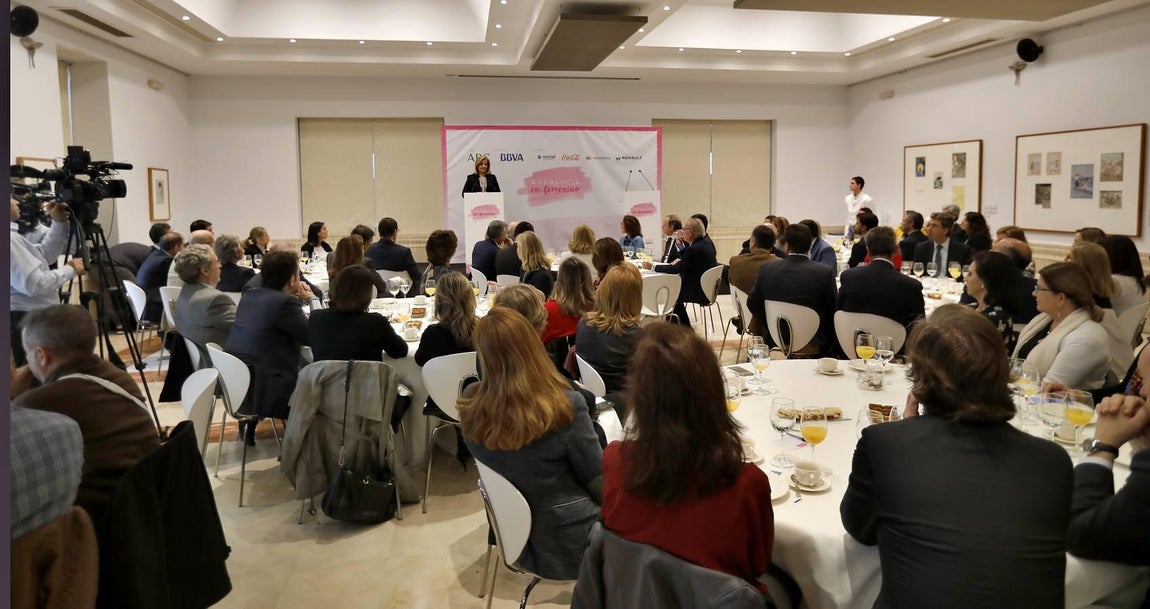 La clausura de «Andalucía en Femenino» con Fátima Báñez, en imágenes