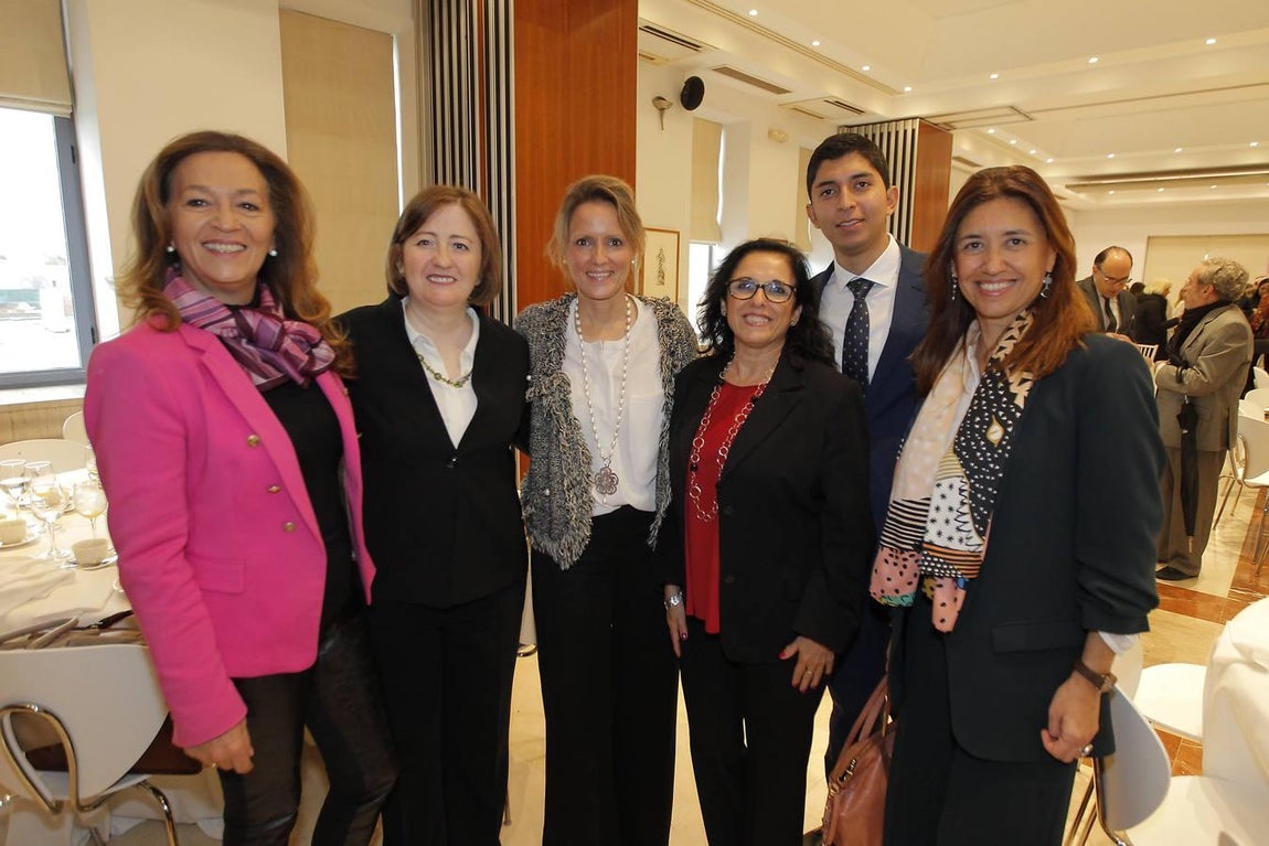 La clausura de «Andalucía en Femenino» con Fátima Báñez, en imágenes