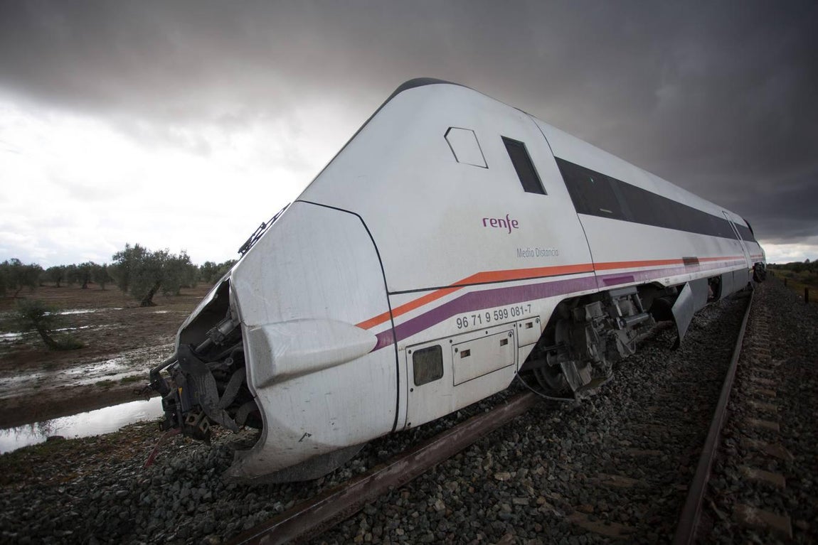 El accidente del tren Málaga-Sevilla en Arahal, en imágenes