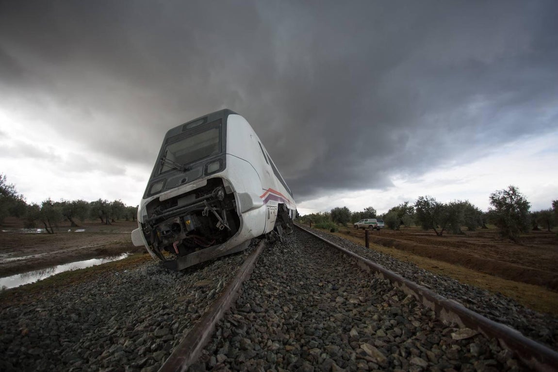El accidente del tren Málaga-Sevilla en Arahal, en imágenes