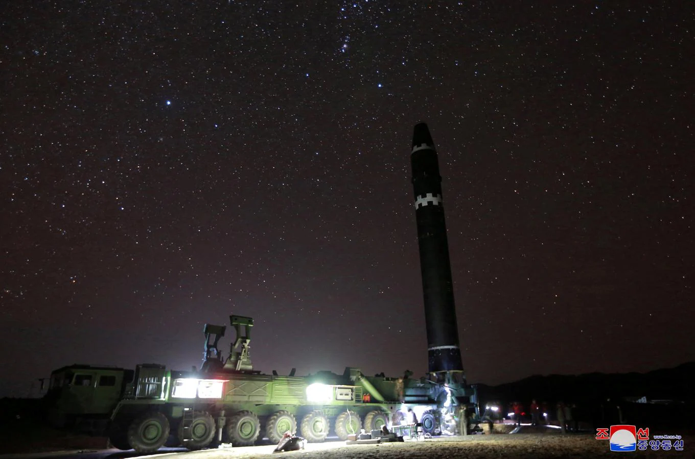 El lanzamiento del nuevo misil balístico intercontinental Hwasong-15, en imágenes