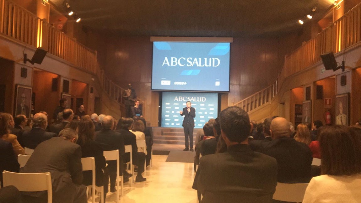 Gala de entrega de los VII Premios  ABC Salud, en imágenes. Lleno en la Biblioteca de la Casa ABC, donde ha tenido lugar la entrega de premios.
