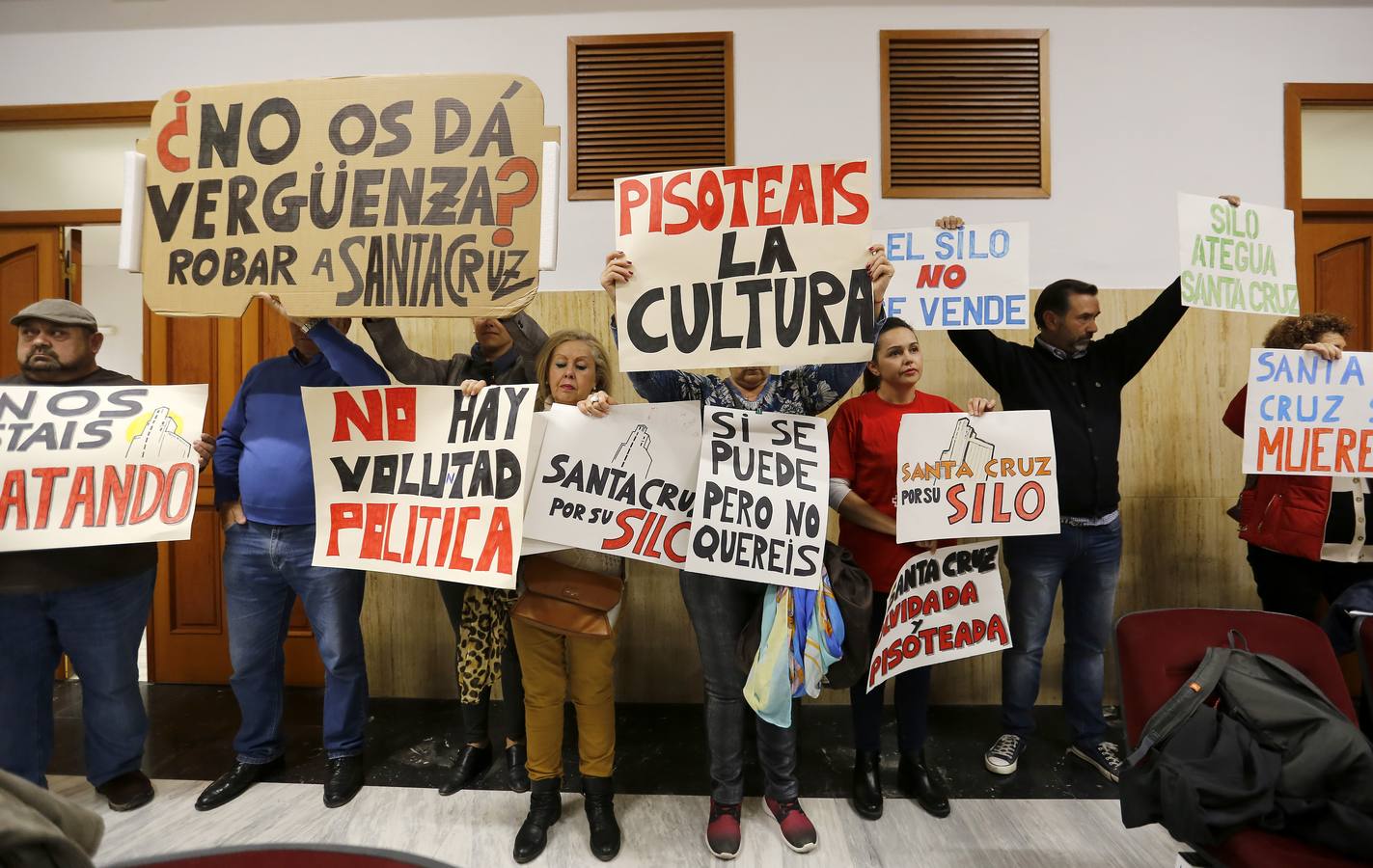 La alcaldesa de Córdoba se defiende y cree que «está en el camino»