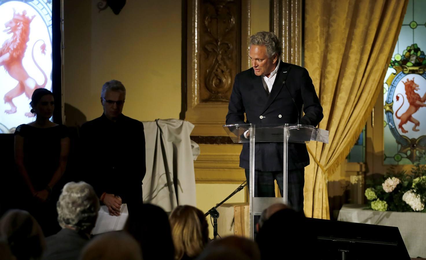 El homenaje de Córdoba a Elio Berhanyer en el Círculo de la Amistad