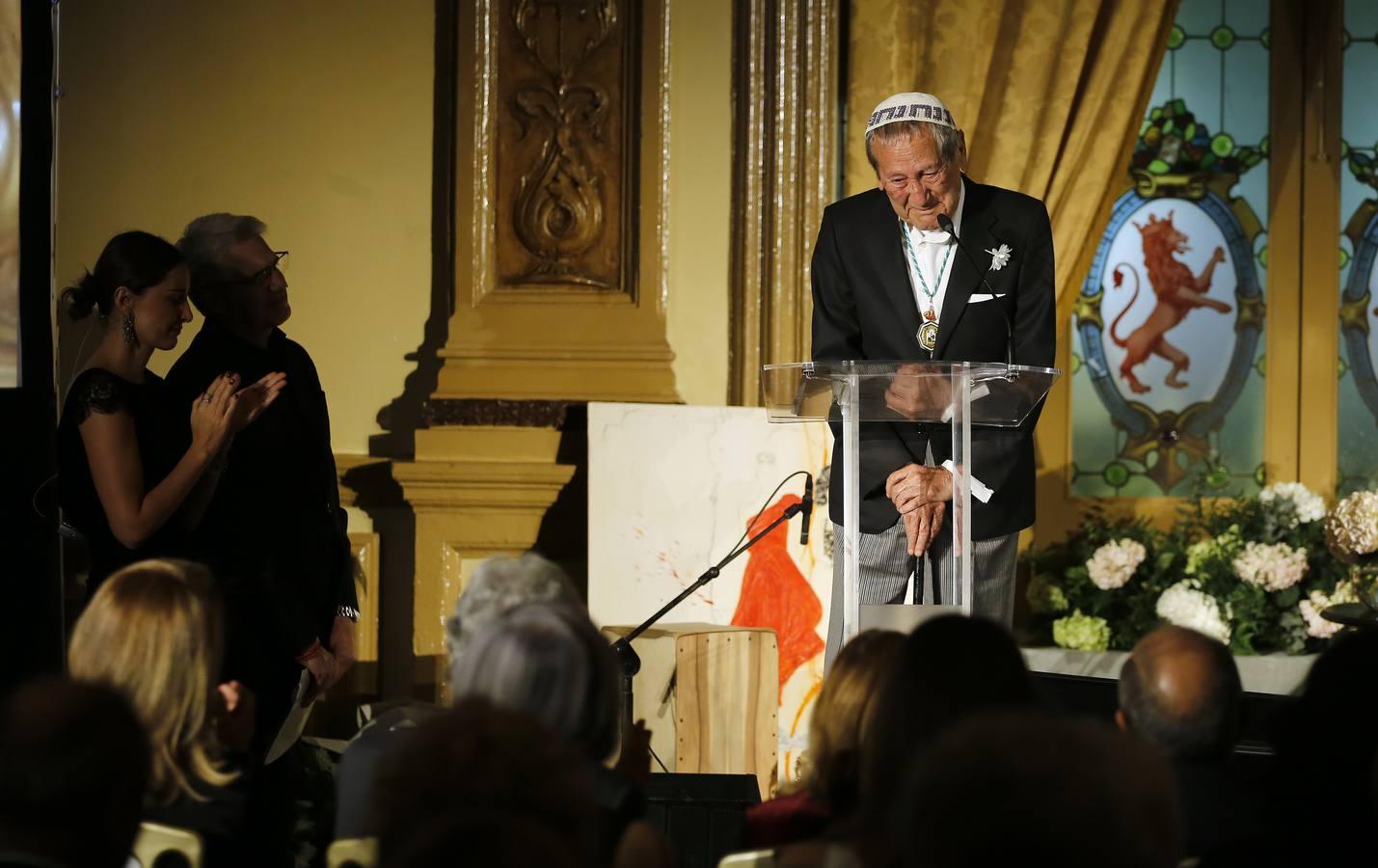 El homenaje de Córdoba a Elio Berhanyer en el Círculo de la Amistad