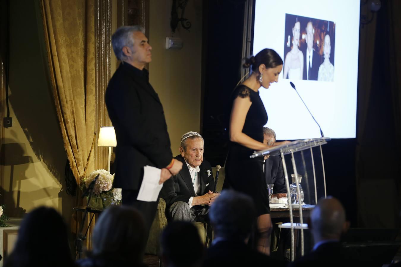 El homenaje de Córdoba a Elio Berhanyer en el Círculo de la Amistad