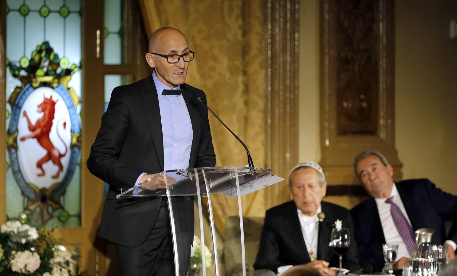 El homenaje de Córdoba a Elio Berhanyer en el Círculo de la Amistad