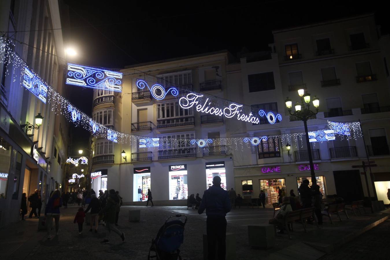 Cádiz se ilumina para recibir a la Navidad