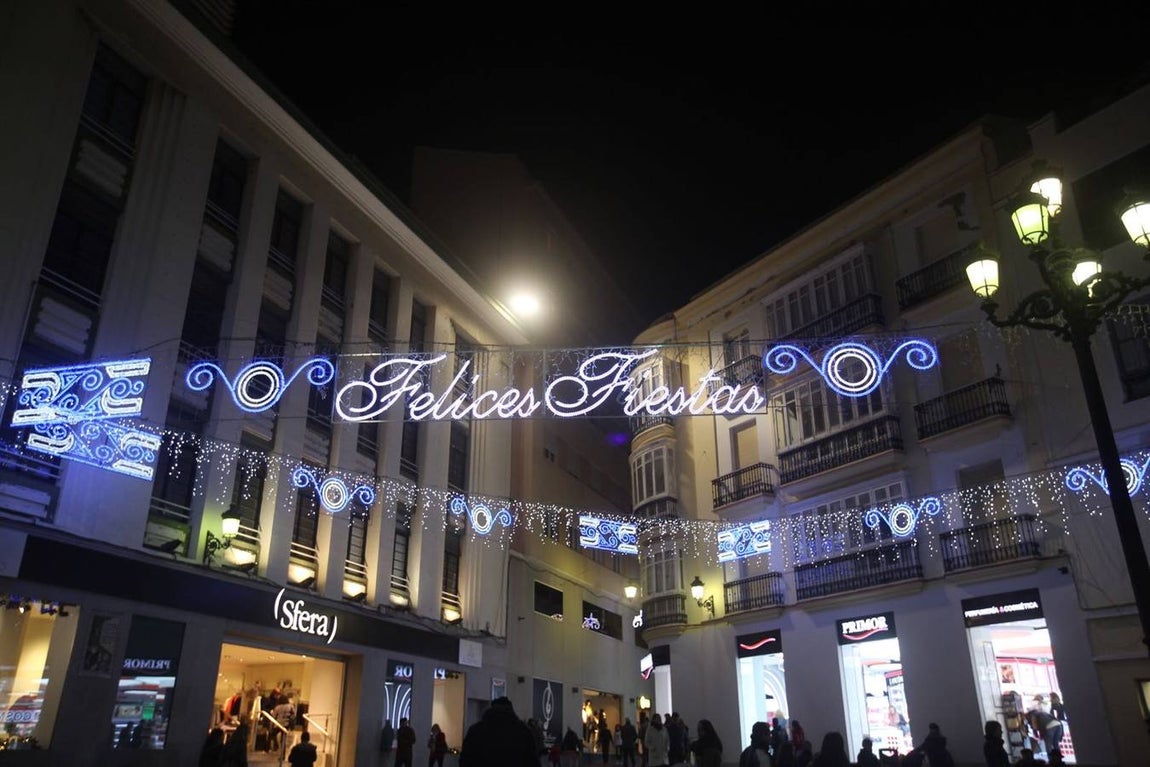 Cádiz se ilumina para recibir a la Navidad