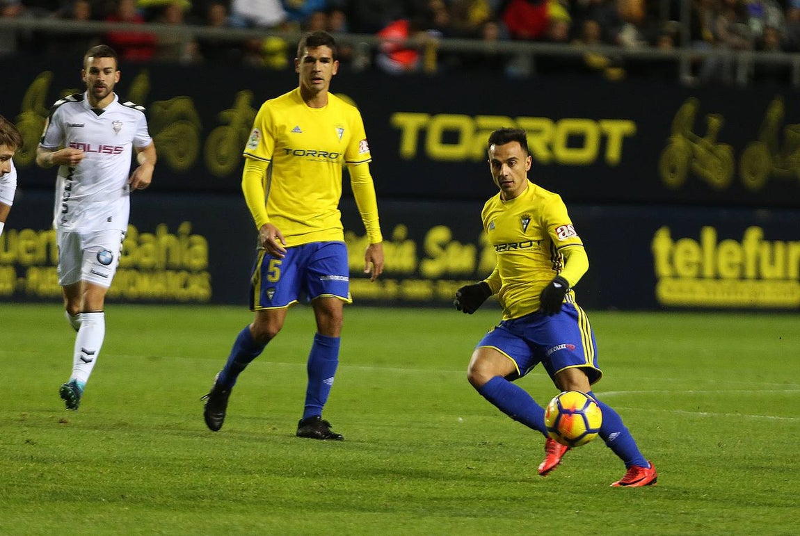 Fotos: El Cádiz se impone al Albacete en Carranza