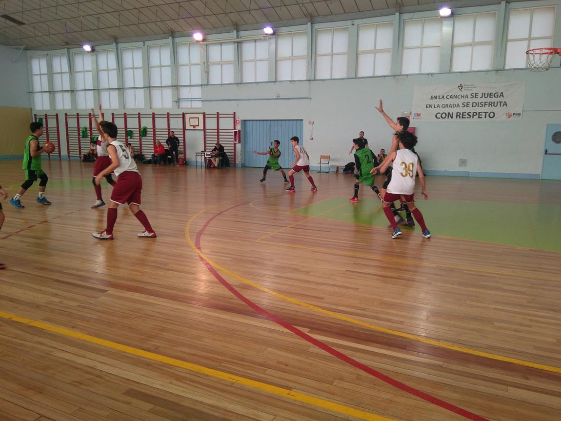 Las mejores imágenes del partido entre El Prado y Sagrados Corazones &quot;A&quot;