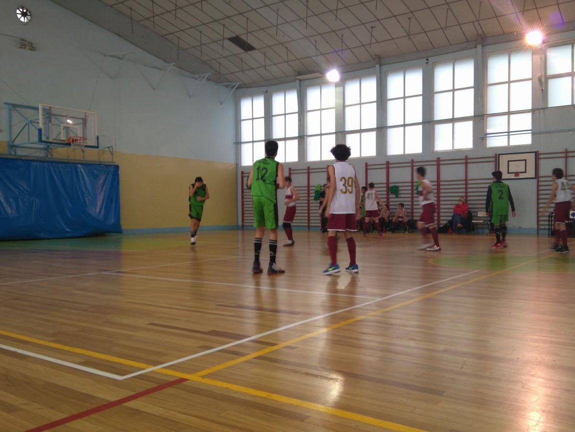 Las mejores imágenes del partido entre El Prado y Sagrados Corazones &quot;A&quot;