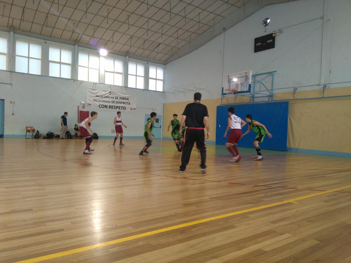 Las mejores imágenes del partido entre El Prado y Sagrados Corazones &quot;A&quot;